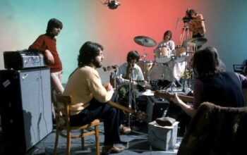 Natural & Manusiawinya The Beatles di Studio Musik